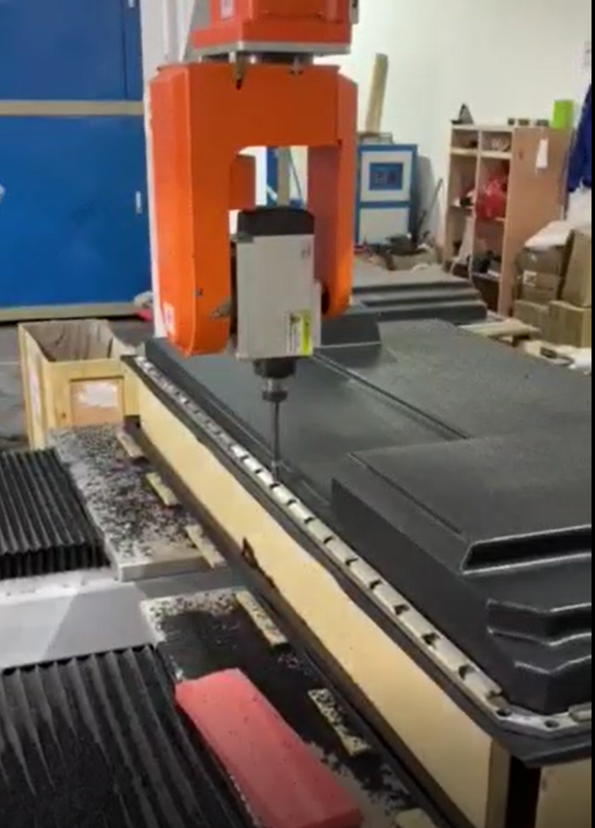 Fraiseuse CNC à tête de table double à cinq axes