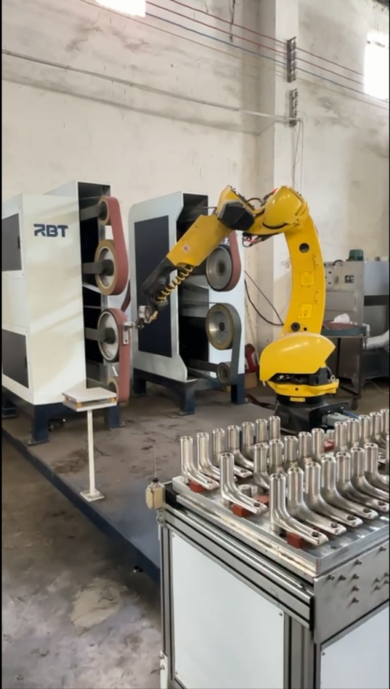 Machine de meulage et de polissage CNC robotique RBT pour la fabrication de robinets, approuvée CE 