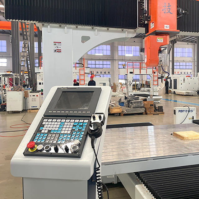 Le centre d'usinage à six axes non métallique convient aux matériaux composites