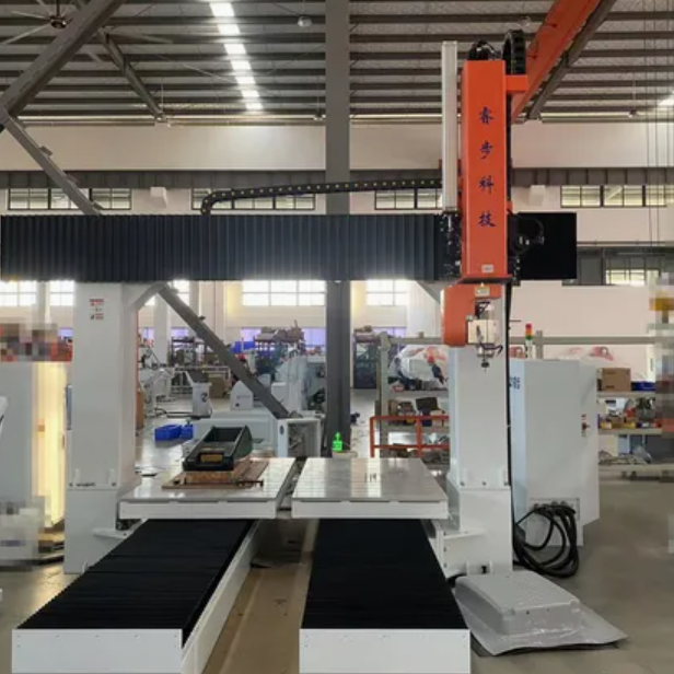 Machine CNC multi-axe à grande vitesse pour le traitement des matériaux composites