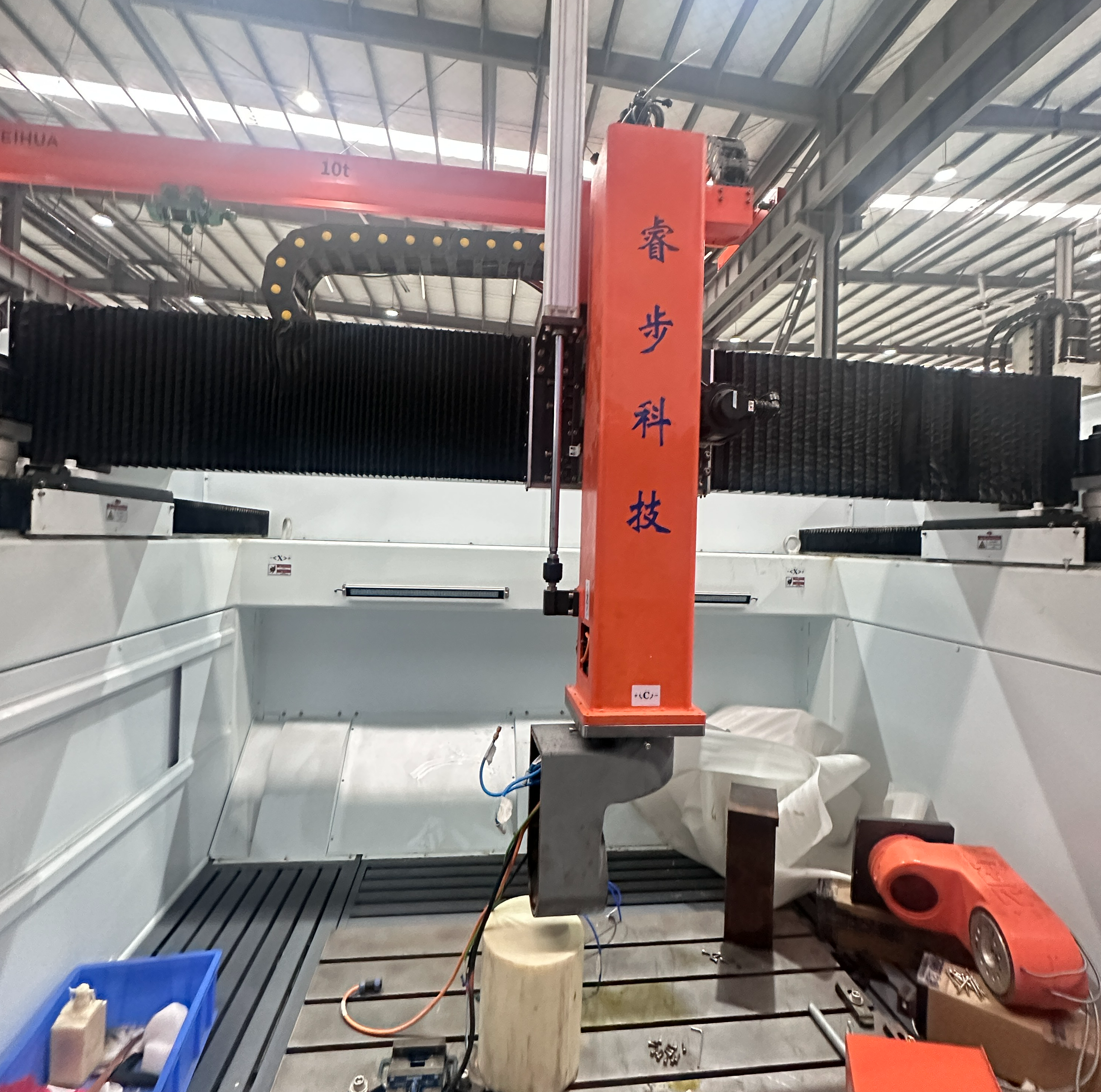 Machinerie d'usine Truss Type 5 Axe CNC Routeur avec RTCP pour les pièces matériaux composites