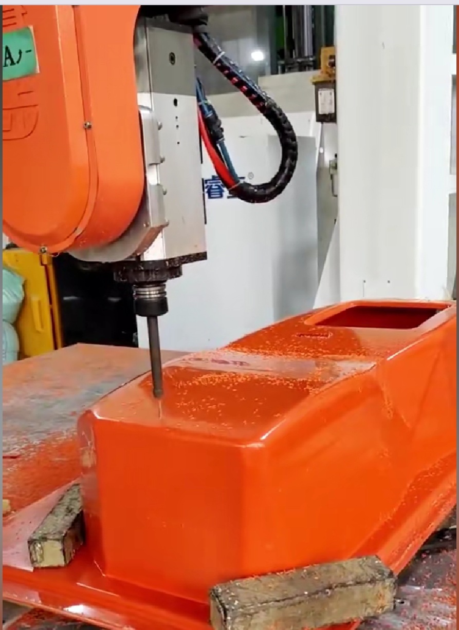 Machine CNC à 5 axes avec table rotative pour l'usinage en plastique