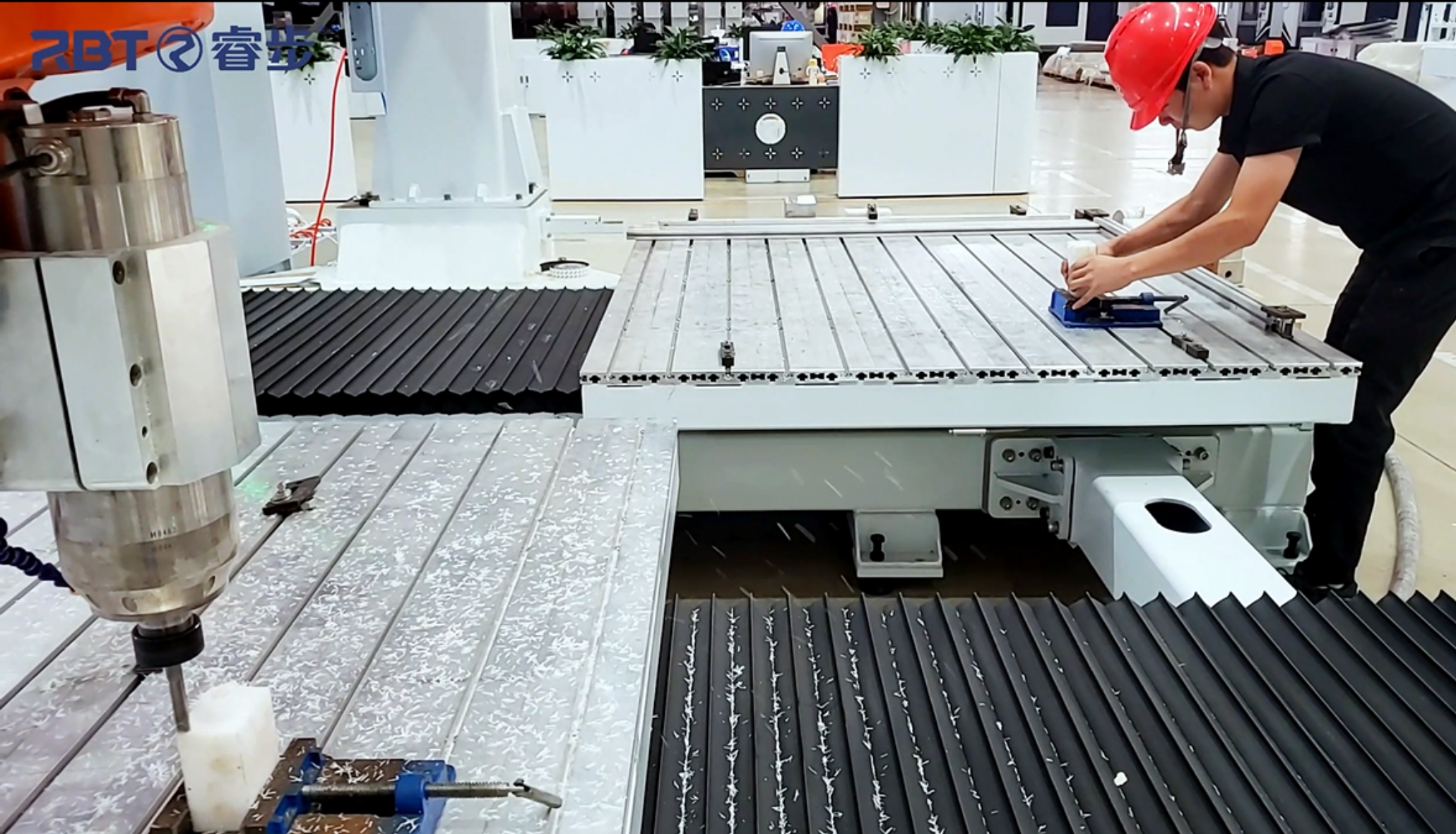 Routeur CNC composite 5 axes 