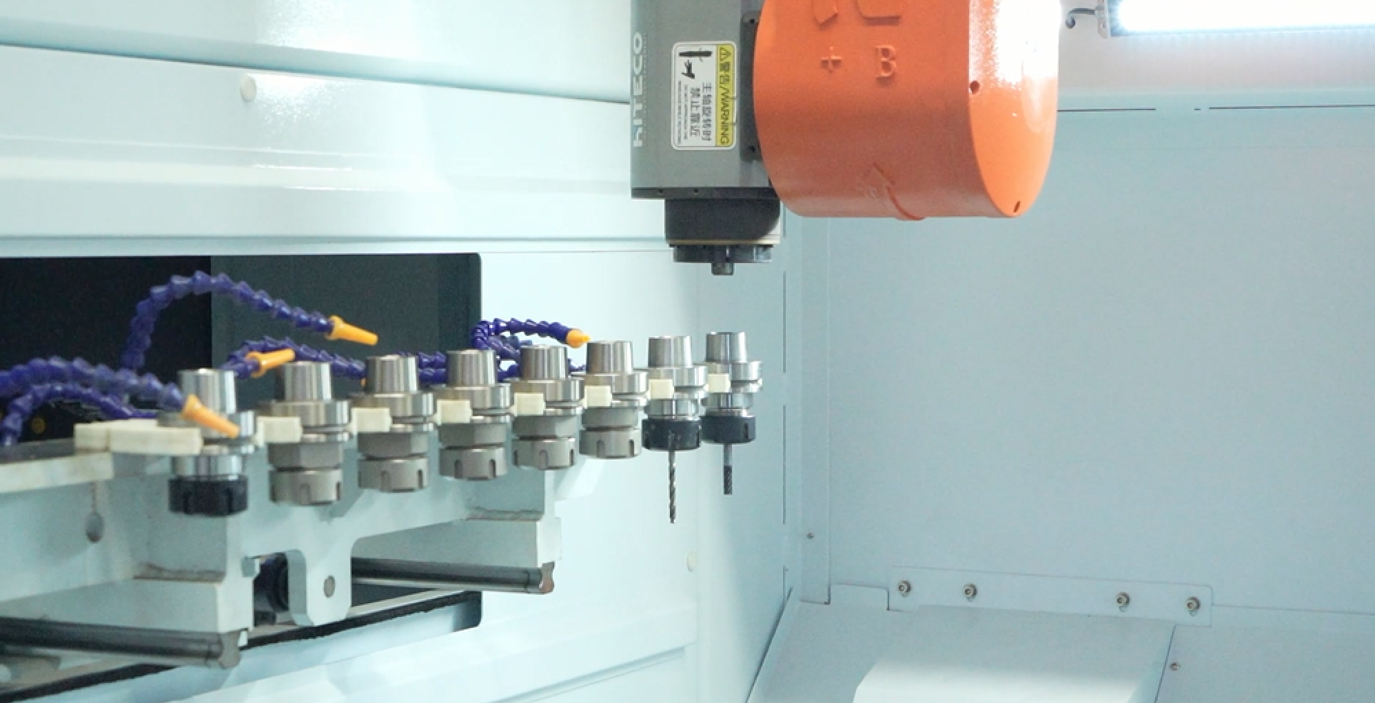Centre CNC industriel à 5 ​​axes pour les structures composites
